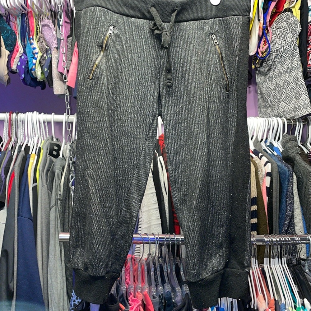 ARDENNES Black and grey Capris zipper pockets draw string crop pants size Small